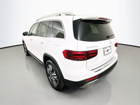 Used 2025 Mercedes-Benz GLB 250 w/ Exclusive Package image 7