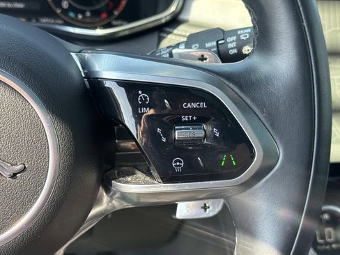 Used 2024 Jaguar F-PACE R-Dynamic S image 23