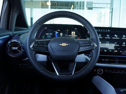 New 2025 Chevrolet Equinox EV LT FWD image 33