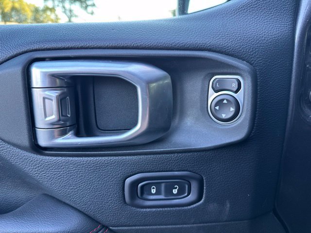Used 2018 Jeep Wrangler Unlimited Rubicon AWD/4WD image 15