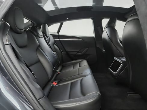 Used 2022 Tesla Model S AWD/4WD image 29
