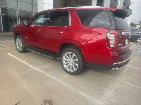 Used 2021 Chevrolet Tahoe Premier w/ Premium Package image 3