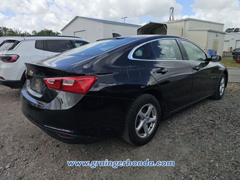 Used 2017 Chevrolet Malibu LS w/ LPO, Convenience Package 1 image 6