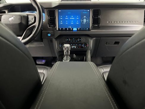 Used 2025 Ford Bronco Badlands AWD/4WD image 40