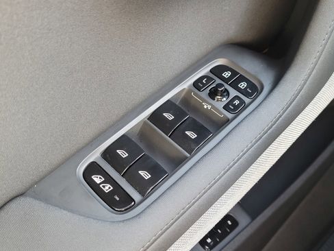 Used 2023 Polestar Polestar 2 w/ Pilot Pack image 17