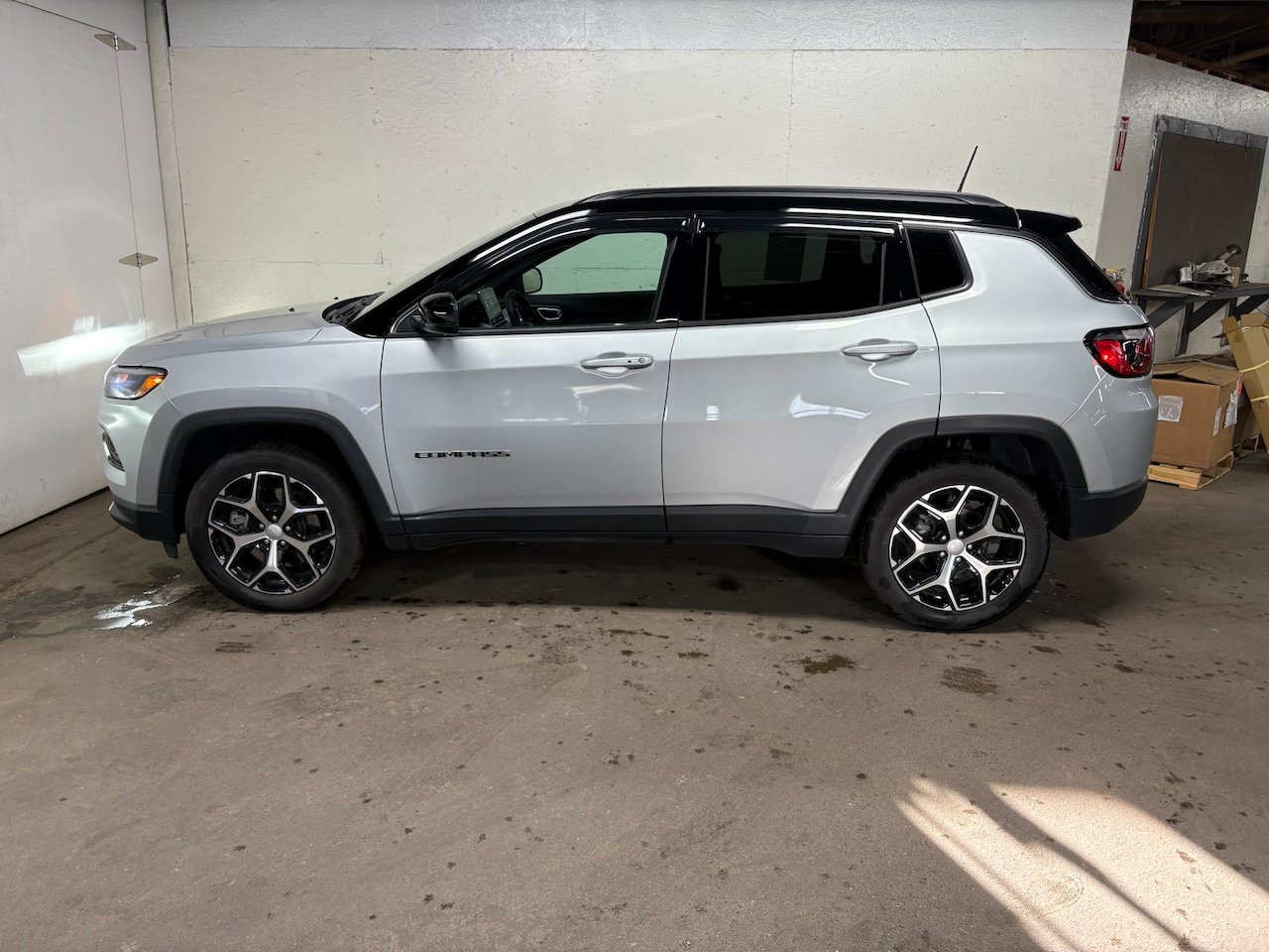 Used 2024 Jeep Compass Limited AWD/4WD image 6