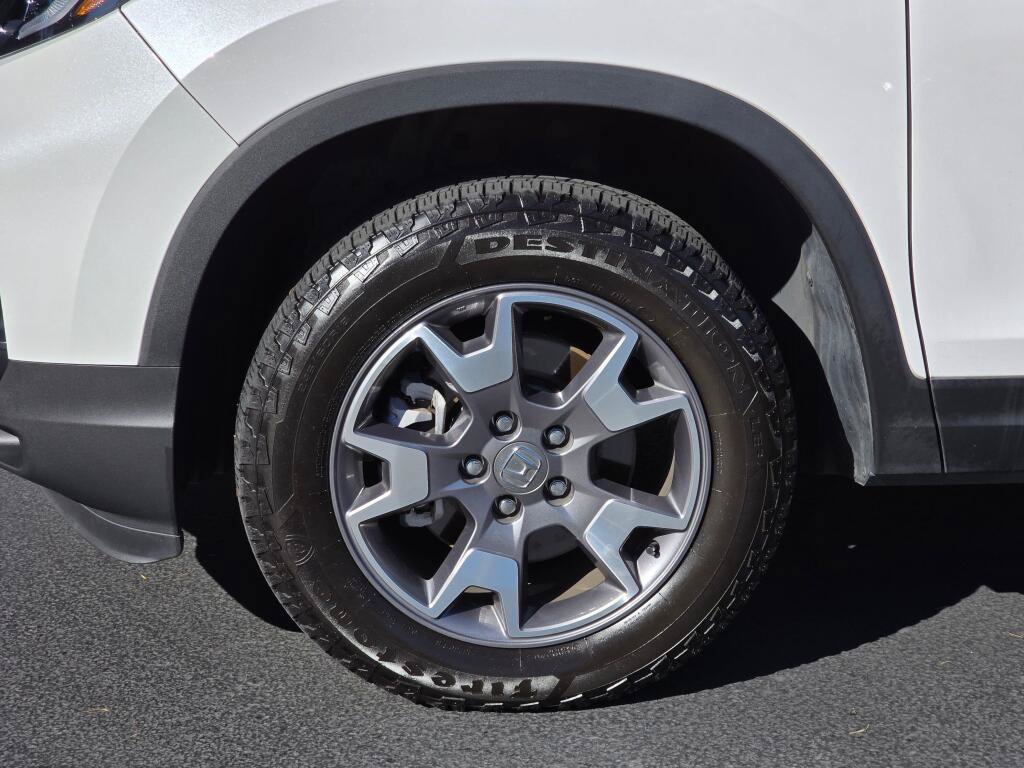 Certified 2023 Honda Passport TrailSport image 17