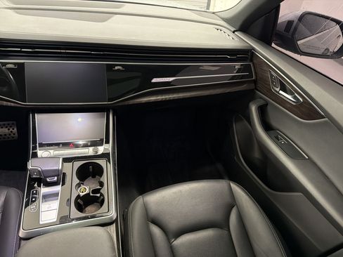 Used 2020 Audi Q8 Prestige w/ Prestige Package AWD/4WD image 27