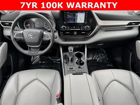 Certified 2022 Toyota Highlander XLE image 13
