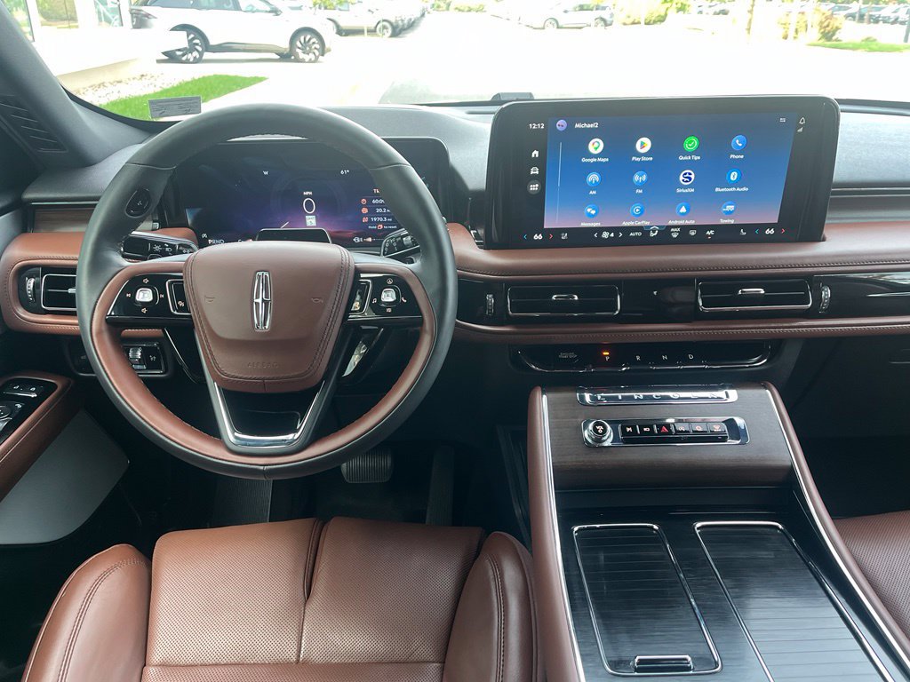 Used 2025 Lincoln Aviator Reserve w/ Equipment Group 201A AWD/4WD image 18