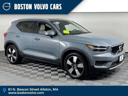 Used 2020 Volvo XC40 T5 Momentum w/ Premium Package