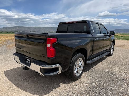 Used 2021 Chevrolet Silverado 1500 LTZ w/ LTZ Premium Package AWD/4WD image 7