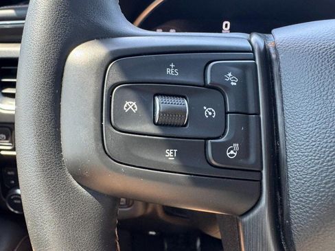 Used 2023 GMC Yukon XL AT4 w/ Technology Package AWD/4WD image 18