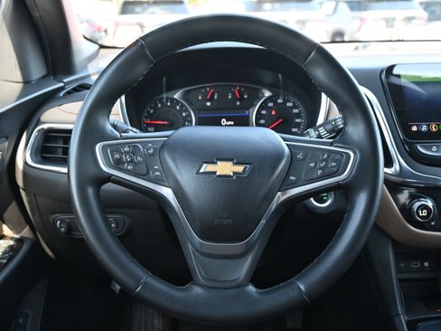 Used 2023 Chevrolet Equinox Premier FWD image 17