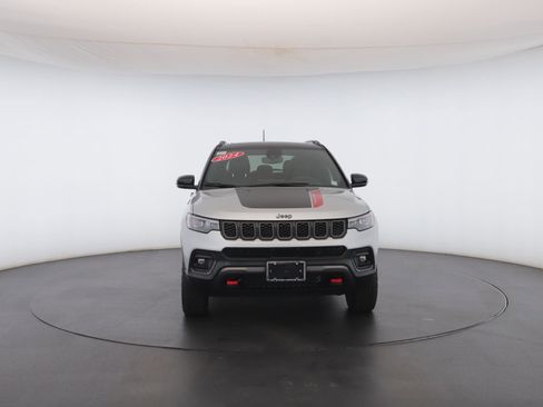 Used 2024 Jeep Compass Trailhawk w/ Trailhawk Elite Group image 24