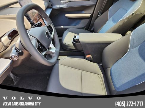 New 2025 Volvo EX30 Plus w/ Protection Package Premier image 12