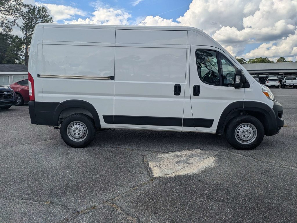 Used 2025 RAM ProMaster 2500 w/ Convenience Group FWD image 3