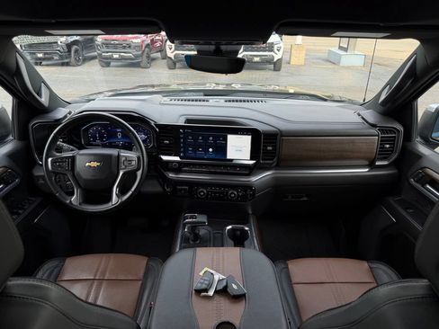 Used 2023 Chevrolet Silverado 1500 High Country w/ Technology Package AWD/4WD image 20