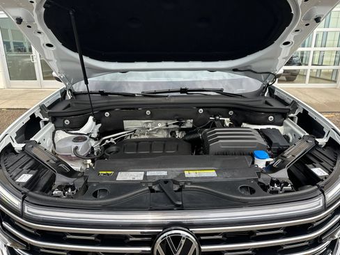 Certified 2024 Volkswagen Atlas SEL AWD/4WD image 52