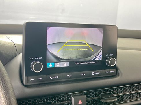 Used 2023 Honda HR-V LX image 13