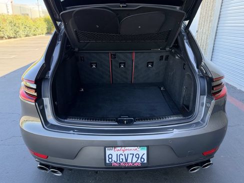 Used 2018 Porsche Macan Turbo AWD/4WD image 13