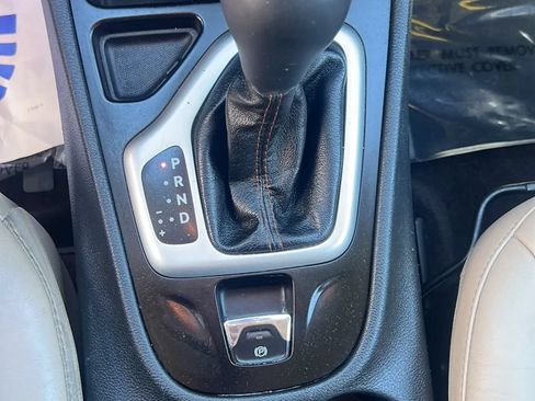 Used 2016 Jeep Cherokee Limited FWD image 23