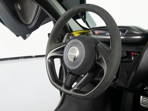 Used 2018 McLaren 720S Performance RWD image 30