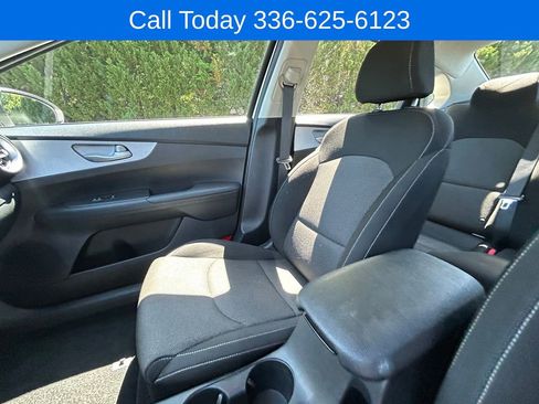 Used 2024 Kia Forte LXS FWD image 19