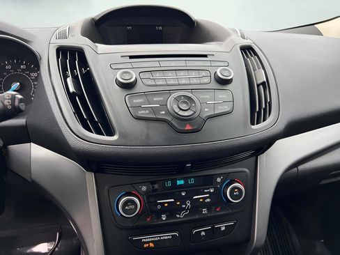 Used 2018 Ford Escape SE image 44