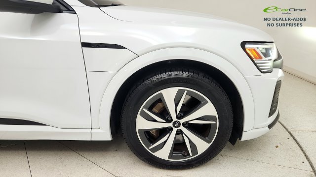 Used 2024 Audi Q8 e-tron Premium AWD/4WD image 21