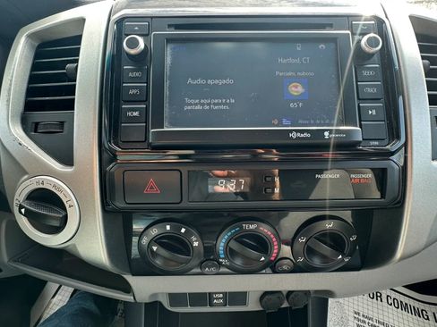 Used 2014 Toyota Tacoma 4x4 Access Cab V6 w/ TRD Sport Package image 12