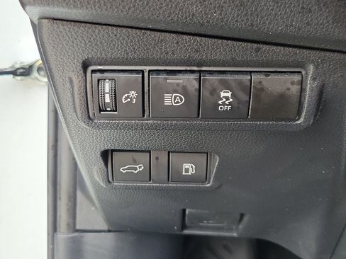 Used 2024 Toyota Corolla Cross AWD Hybrid w/ Convenience Package image 31