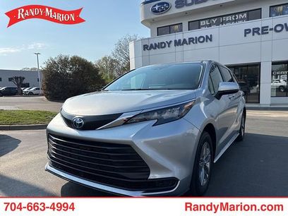 Used 2025 Toyota Sienna LE