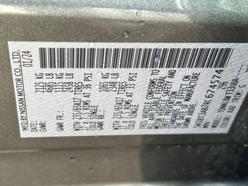 Used 2024 Nissan Rogue S AWD/4WD image 25