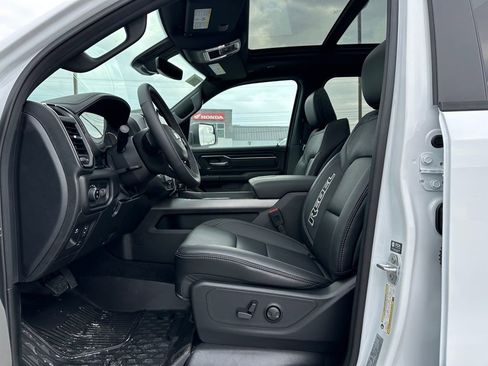 New 2026 RAM 1500 Laramie AWD/4WD image 24