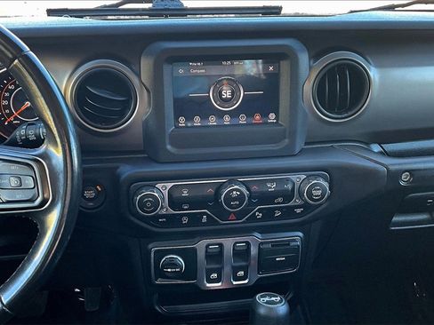 Used 2019 Jeep Wrangler Sport image 8