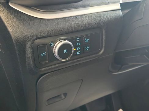 Used 2022 Ford Explorer XLT w/ Equipment Group 202A image 14