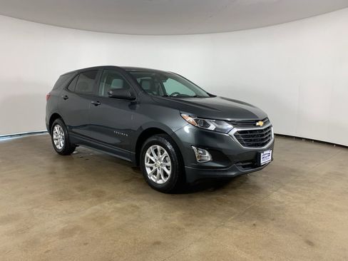 Used 2021 Chevrolet Equinox LS w/ LS Convenience Package AWD/4WD image 5