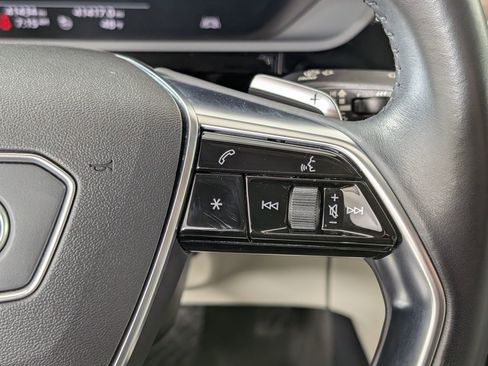 Used 2019 Audi e-tron Prestige w/ Prestige Package image 22