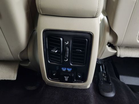 Used 2019 Jeep Grand Cherokee Limited w/ Luxury Group II image 23