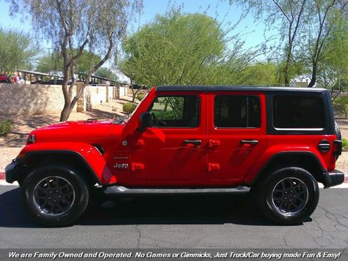 Used 2019 Jeep Wrangler Unlimited Sahara image 8