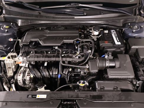 Used 2024 Hyundai Elantra Limited image 21