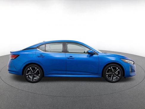 Used 2025 Nissan Sentra SV FWD image 8