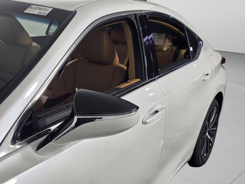 New 2025 Lexus ES 350 w/ Premium Package image 31
