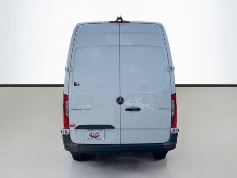 Used 2025 Mercedes-Benz Sprinter 2500 image 5