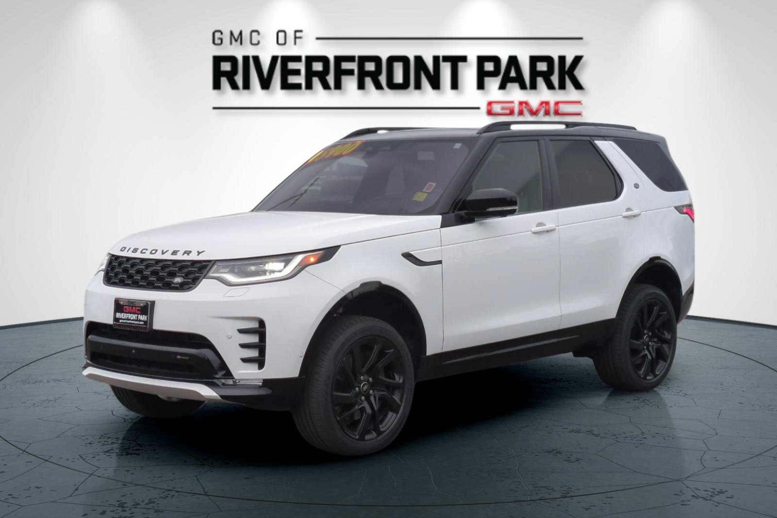 Used 2023 Land Rover Discovery HSE R-Dynamic AWD/4WD image 7