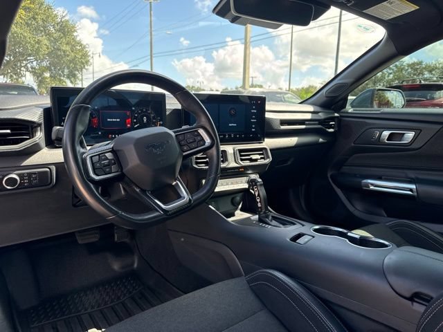 Used 2025 Ford Mustang GT RWD image 17