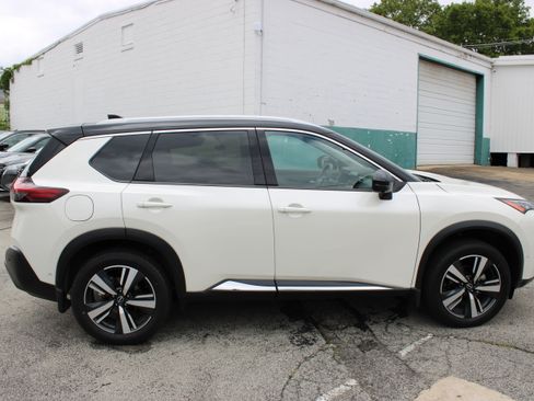 Certified 2023 Nissan Rogue SL w/ SL Premium Package AWD/4WD image 9