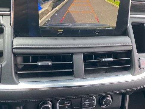 Used 2024 Chevrolet Suburban LT image 29