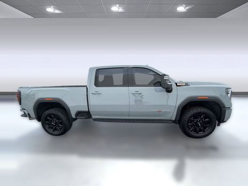 Used 2024 GMC Sierra 2500 AT4 w/ AT4 Premium Plus Package AWD/4WD image 8